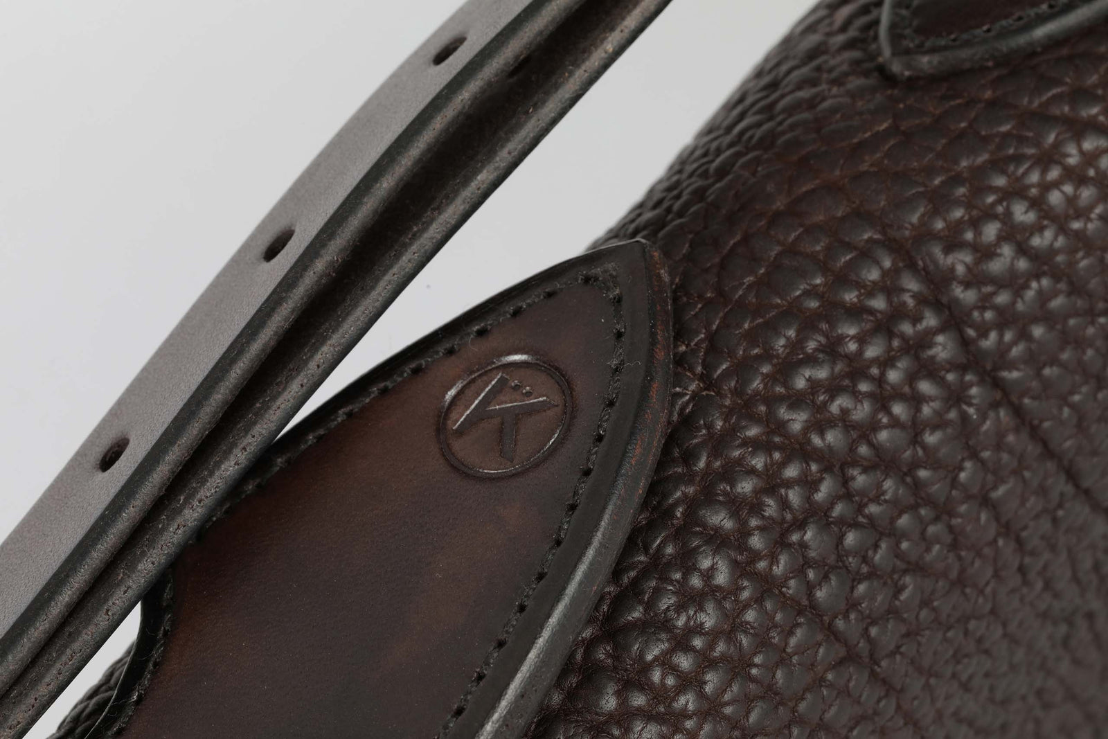 Bison softcase in Mocha